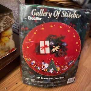 Vintage Bucilla Christmas Felt Appliqué 34” Tree Skirt Kit Santa Toys 33256 NEW